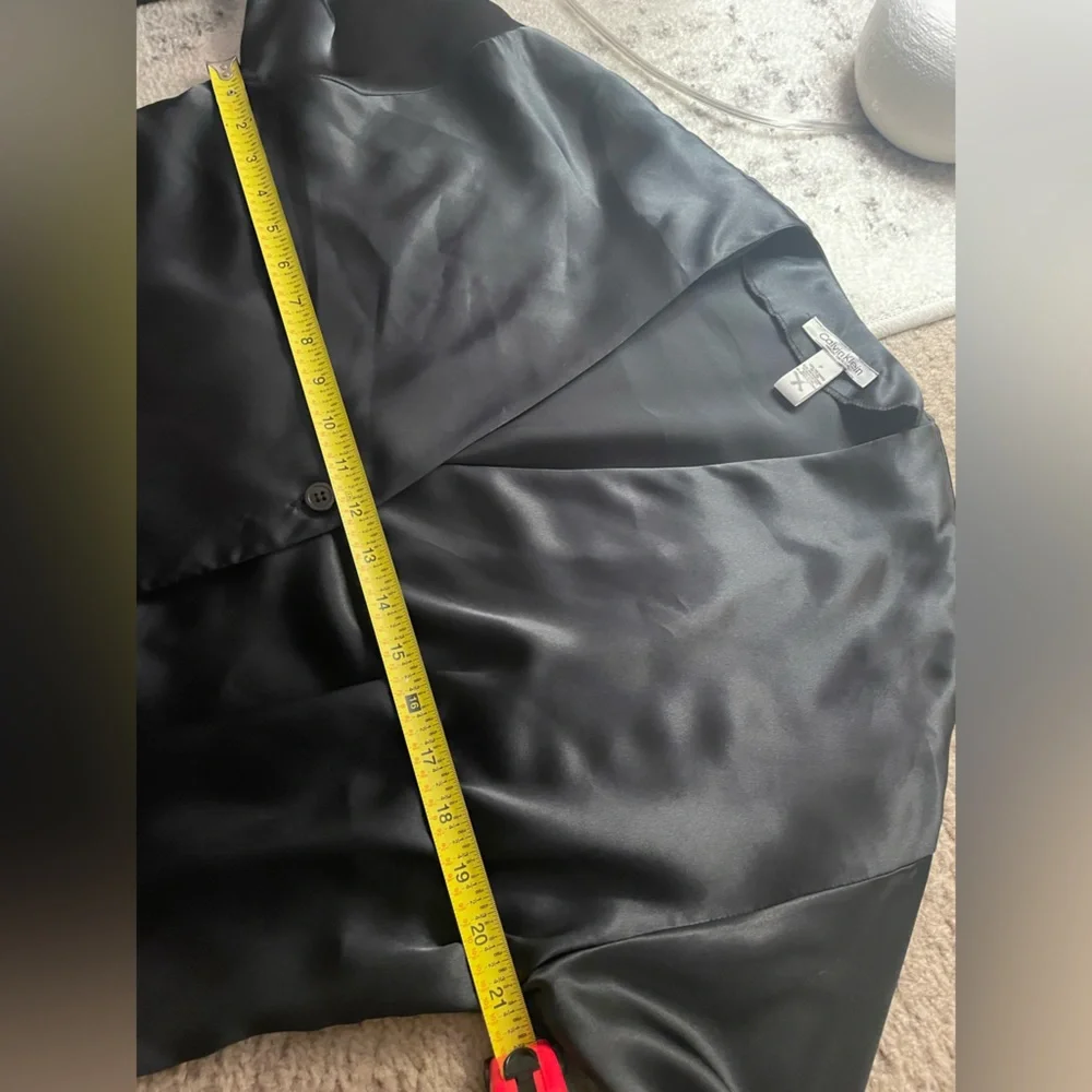 Calvin Klein 🖤🖤 Vintage black satin blouse NWOT - Picture 6 of 6